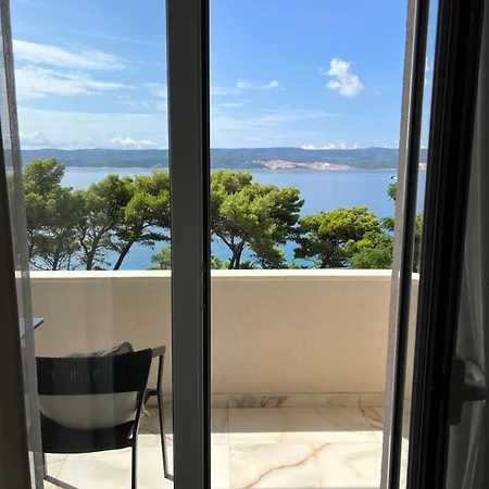 Liza I Sea View